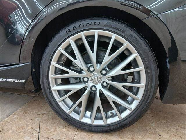 2017 Lexus IS — миниатюра 23