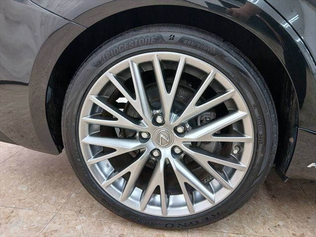 2017 Lexus IS — миниатюра 24
