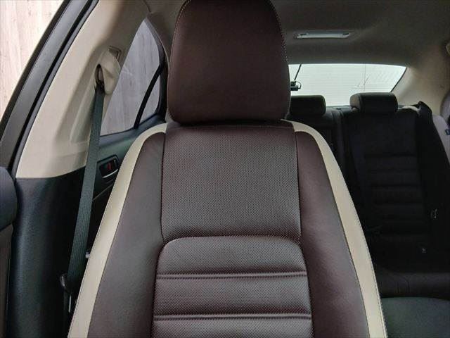 2017 Lexus IS — миниатюра 48