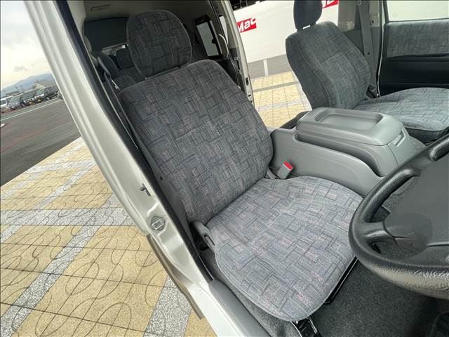 2005 Toyota HIACE — миниатюра 12
