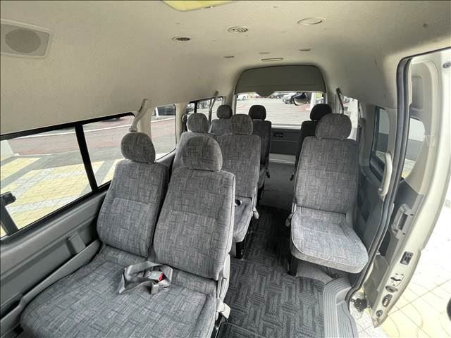 2005 Toyota HIACE — миниатюра 18