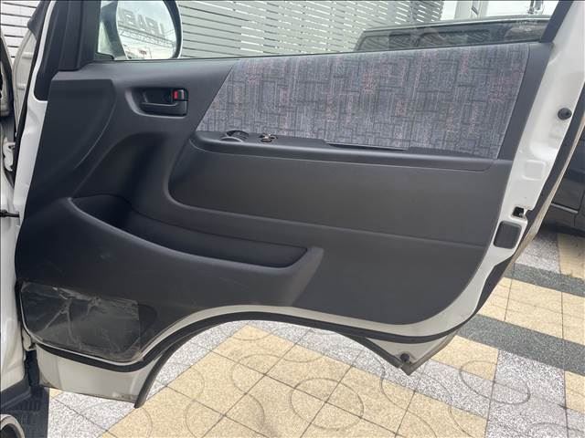 2005 Toyota HIACE — миниатюра 22