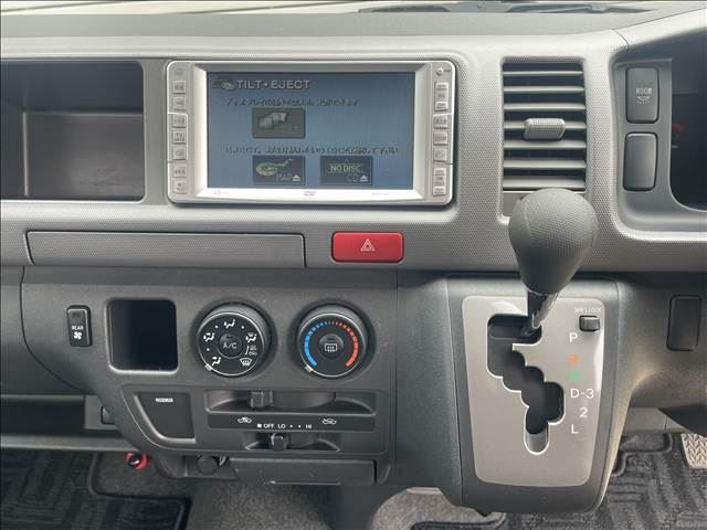 2005 Toyota HIACE — фото 10