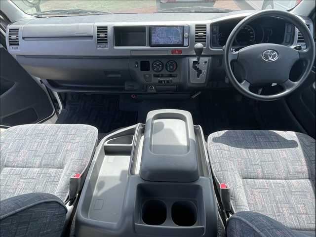 2005 Toyota HIACE — фото 7