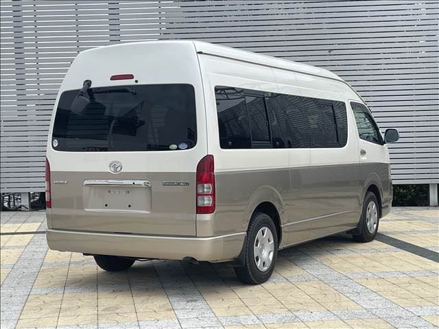2005 Toyota HIACE — фото 4