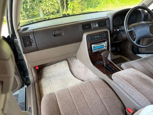 1994 Nissan GLORIA — миниатюра 52
