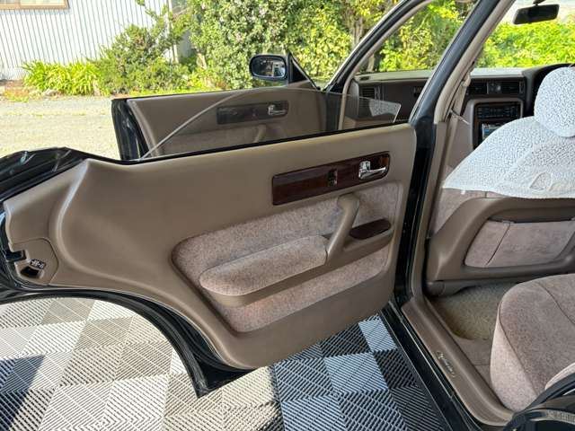 1994 Nissan GLORIA — миниатюра 53