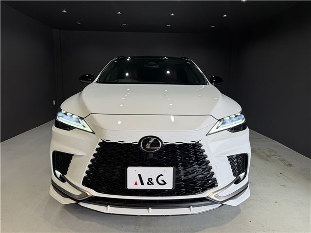 صورة 2 لـ 2025 Lexus RX