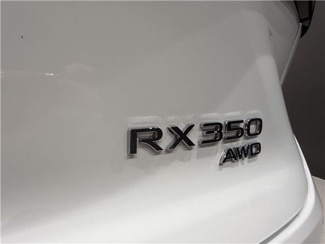 صورة 9 لـ 2025 Lexus RX