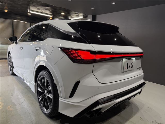 صورة 7 لـ 2025 Lexus RX