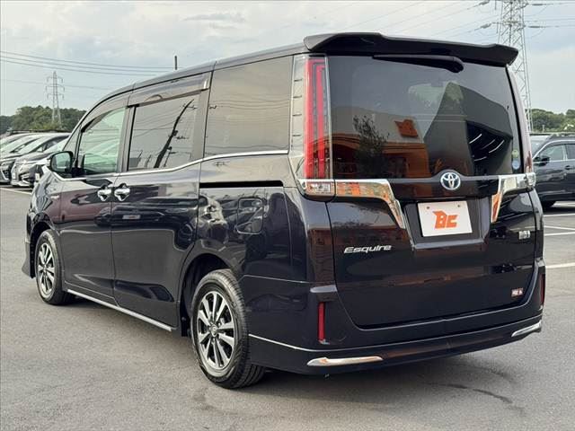 2017 Toyota ESQUIRE — миниатюра 13