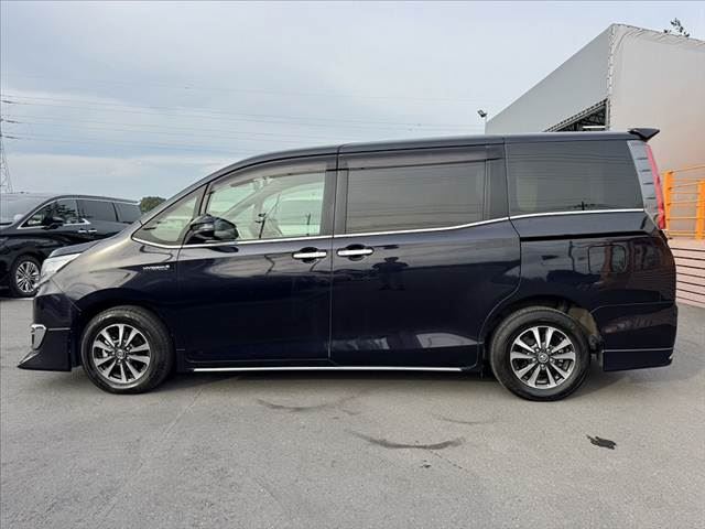 2017 Toyota ESQUIRE — миниатюра 11