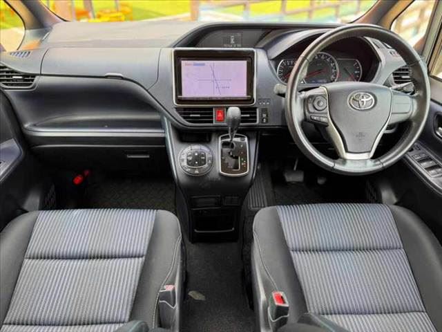 2014 Toyota NOAH — фото 2