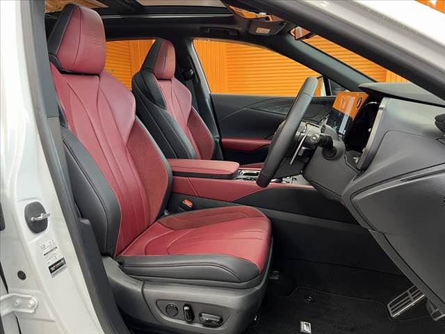 صورة مصغرة 16 لـ 2025 Lexus RX