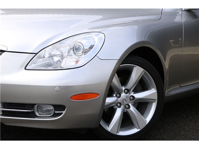 2010 Lexus SC — фото 10