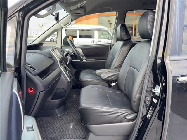 2012 Toyota VOXY 缩略图 17