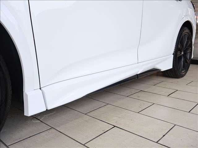 صورة 8 لـ 2024 Lexus RX