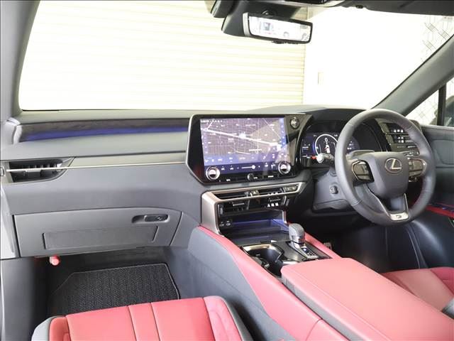 صورة 3 لـ 2025 Lexus RX