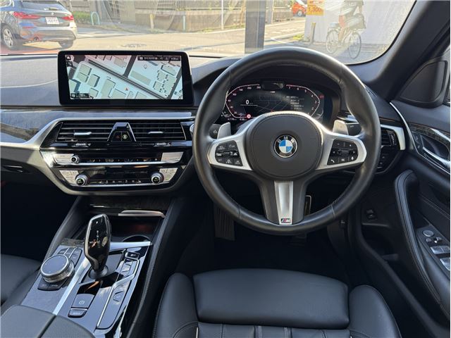 صورة 3 لـ 2021 BMW 5 SERIES