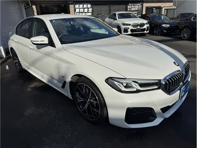 صورة مصغرة 11 لـ 2021 BMW 5 SERIES