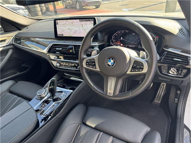 صورة مصغرة 16 لـ 2021 BMW 5 SERIES