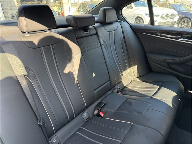 صورة مصغرة 32 لـ 2021 BMW 5 SERIES