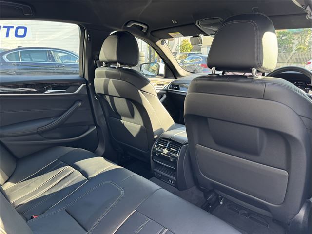 صورة مصغرة 33 لـ 2021 BMW 5 SERIES
