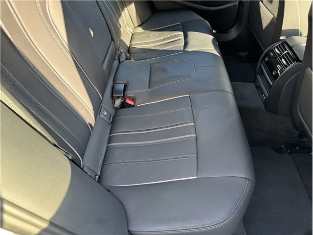 صورة مصغرة 34 لـ 2021 BMW 5 SERIES