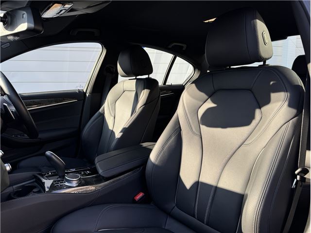 صورة مصغرة 41 لـ 2021 BMW 5 SERIES