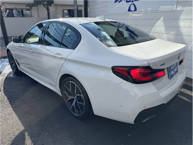 صورة 7 لـ 2021 BMW 5 SERIES