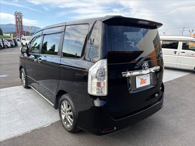 2012 Toyota VOXY — миниатюра 15