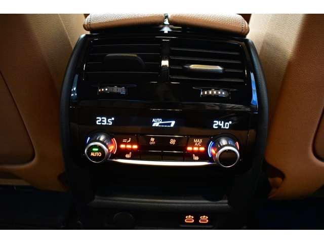 صورة مصغرة 14 لـ 2023 BMW 5 SERIES