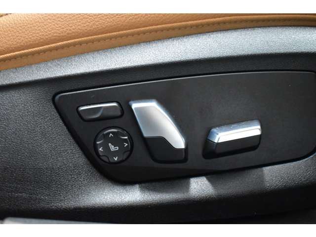 صورة مصغرة 24 لـ 2023 BMW 5 SERIES