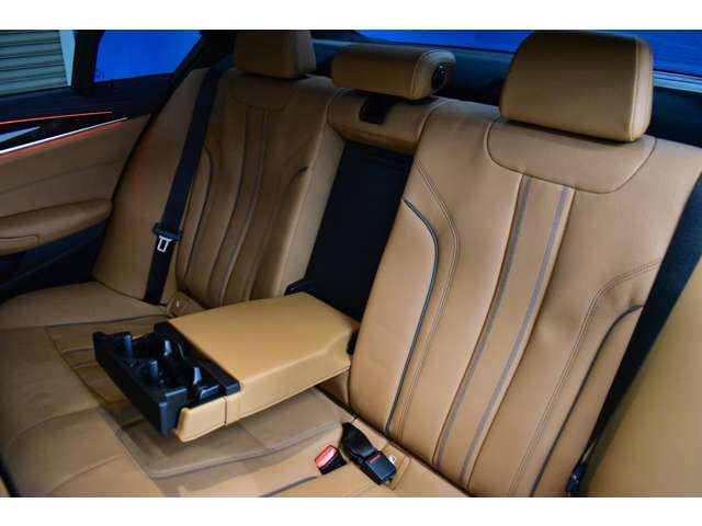 صورة مصغرة 57 لـ 2023 BMW 5 SERIES