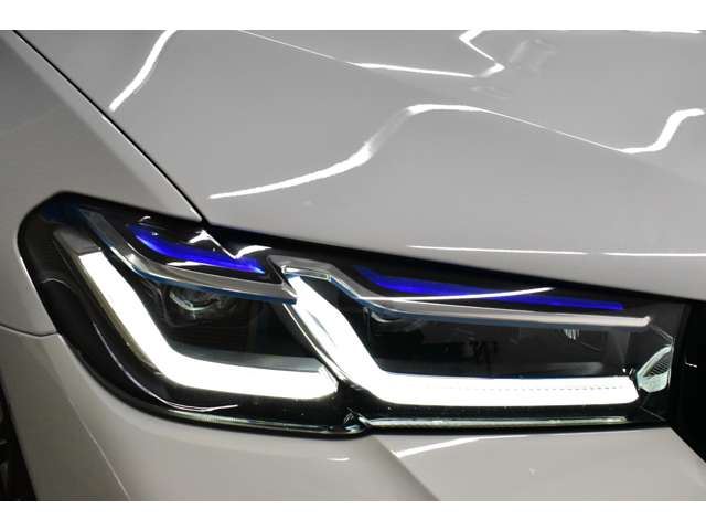 صورة 4 لـ 2023 BMW 5 SERIES
