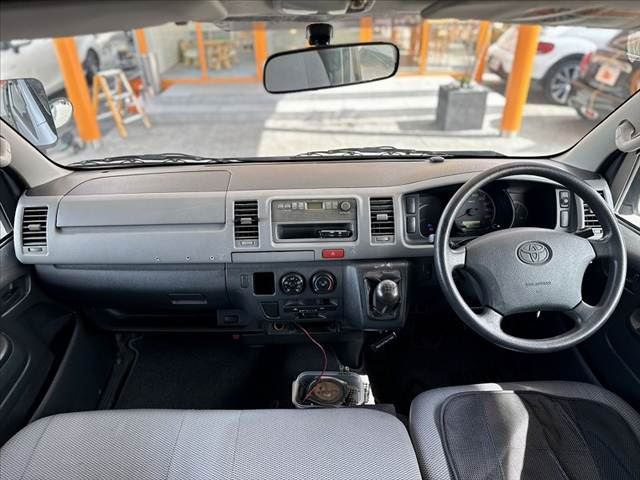 2006 Toyota HIACE — фото 2