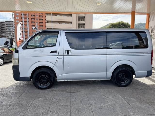 2006 Toyota HIACE — миниатюра 11
