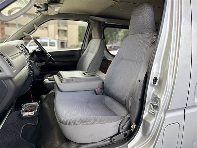 2006 Toyota HIACE — миниатюра 16