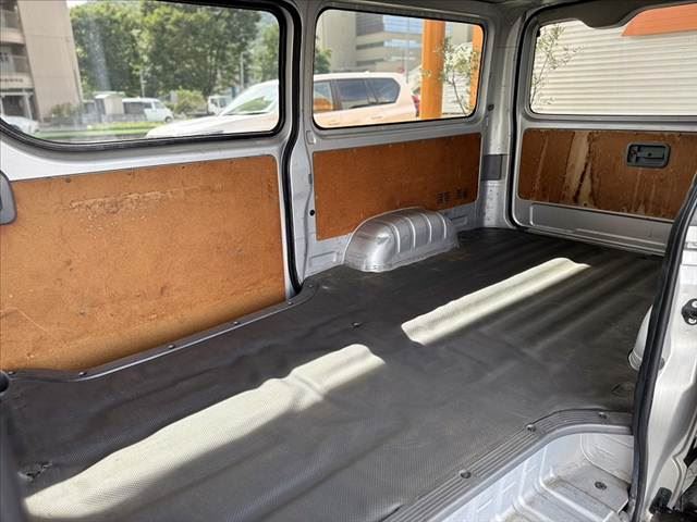 2006 Toyota HIACE — миниатюра 19