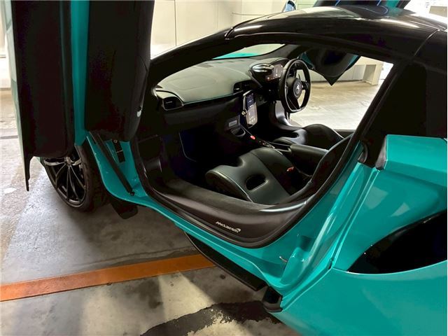 صورة مصغرة 33 لـ 2024 Mclaren ARTURA SPIDER