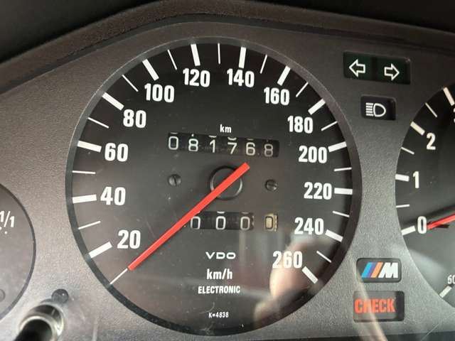 1990 BMW M3 — миниатюра 16
