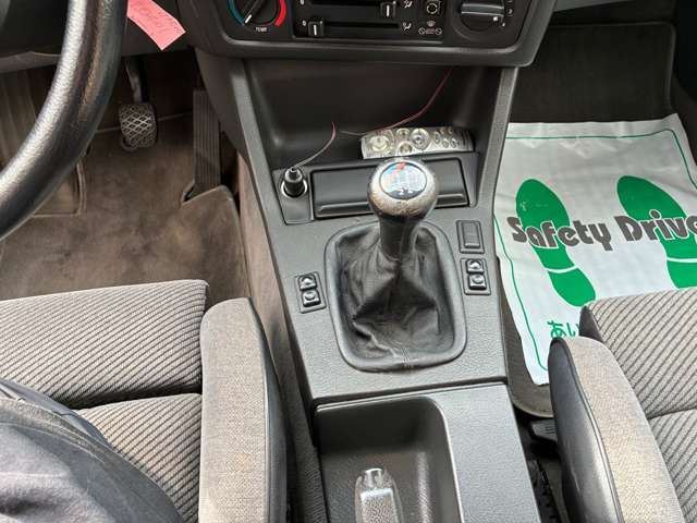 1990 BMW M3 — миниатюра 18