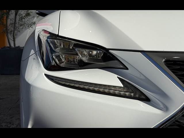 2017 Lexus RC — миниатюра 36