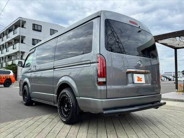 2006 Toyota HIACE thumbnail 13
