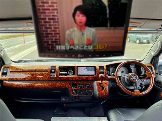 2006 Toyota HIACE — фото 2