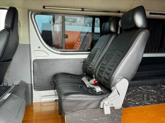 2006 Toyota HIACE thumbnail 18