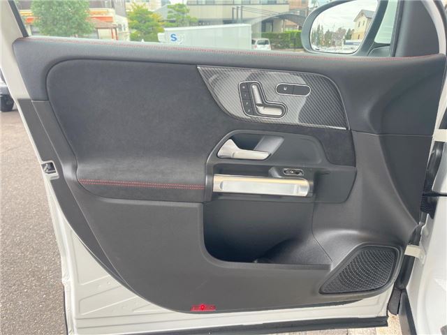 2020 Mercedes-BENZ GLB — миниатюра 26