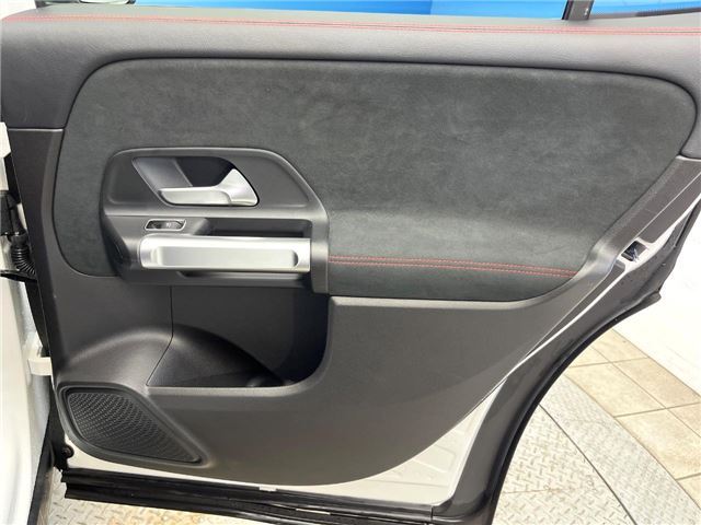 2020 Mercedes-BENZ GLB 缩略图 23