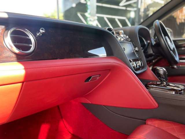 2016 Bentley BENTAYGA — миниатюра 22