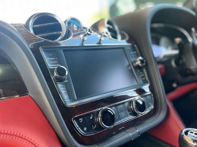 2016 Bentley BENTAYGA — миниатюра 24